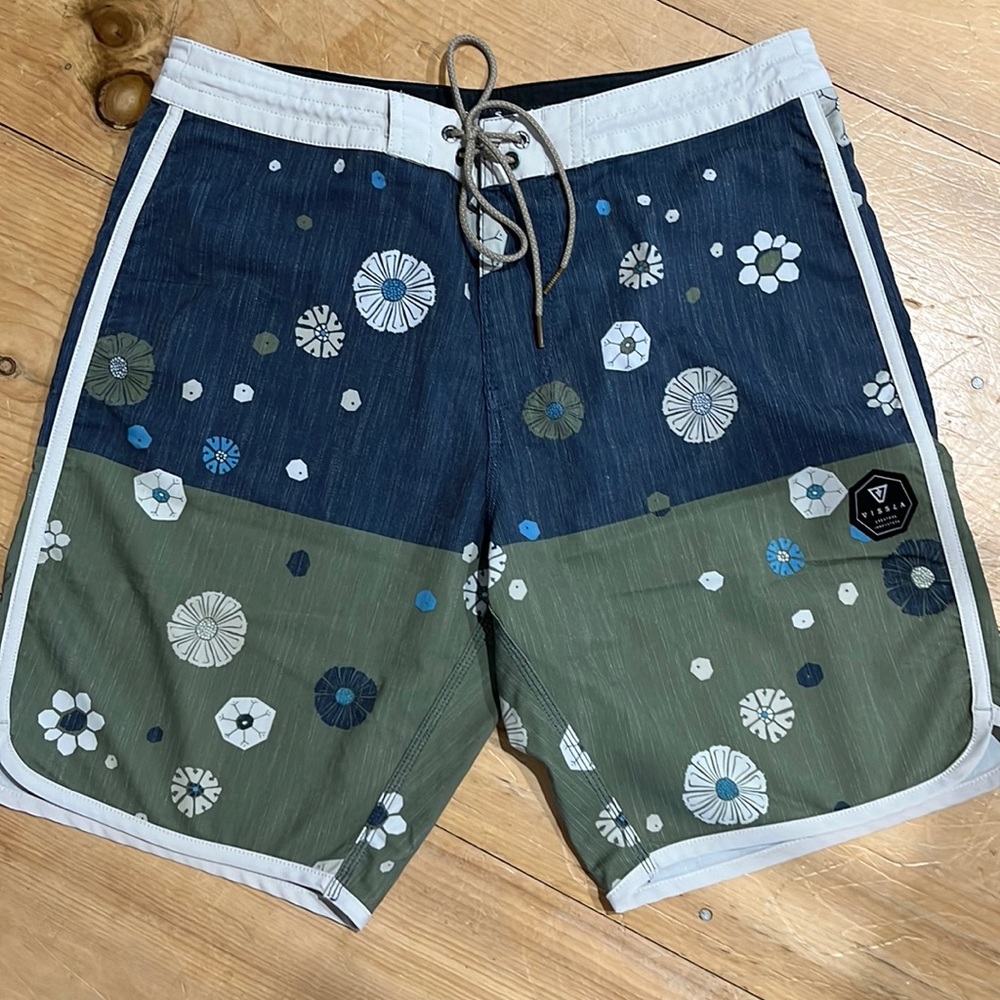 Vissla | Men's  Board Shorts Sz 34